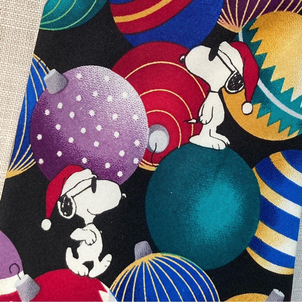 (2) Vintage Snoopy Christmas Ties - Picture 8 of 11